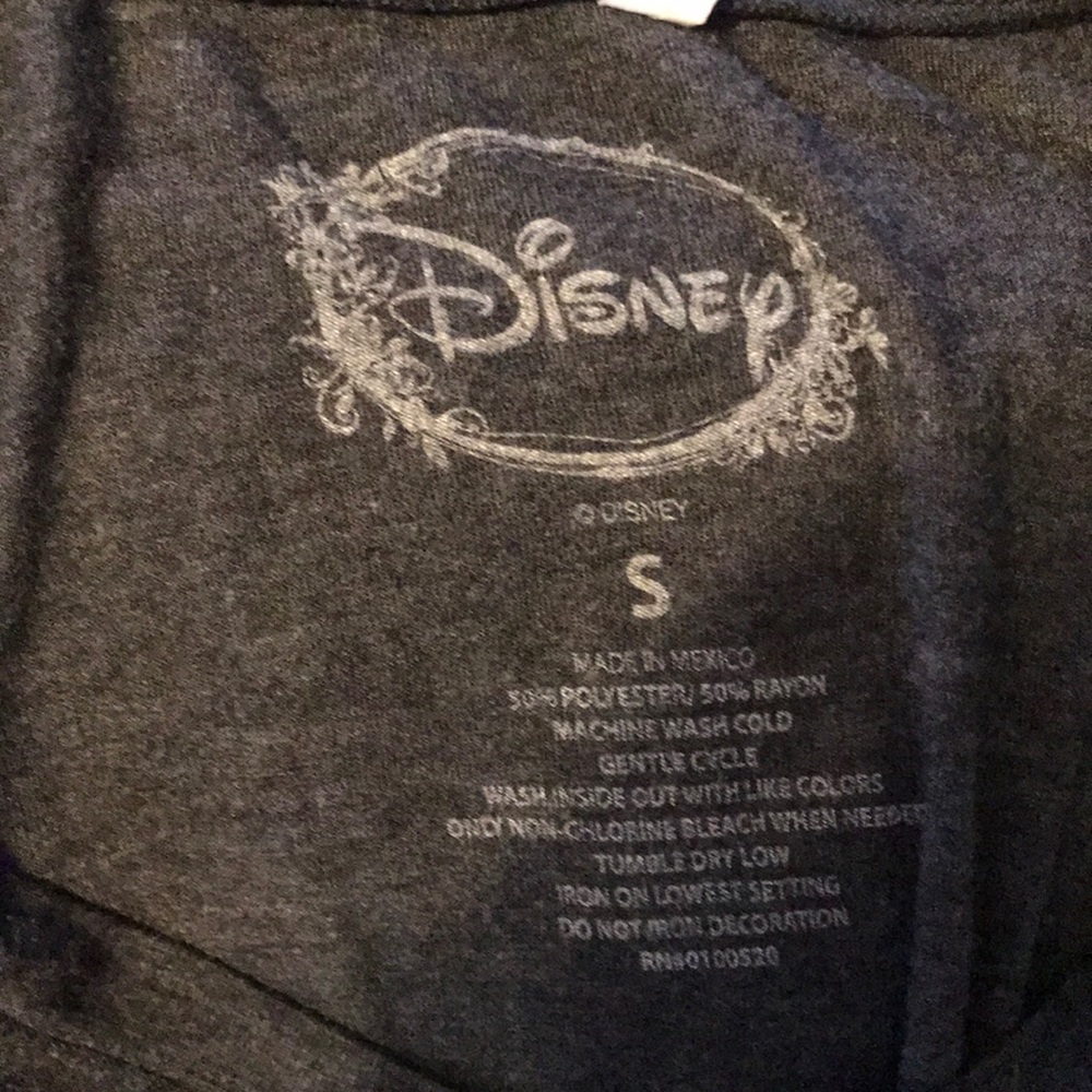 Women’s tee - Picture 2 of 3